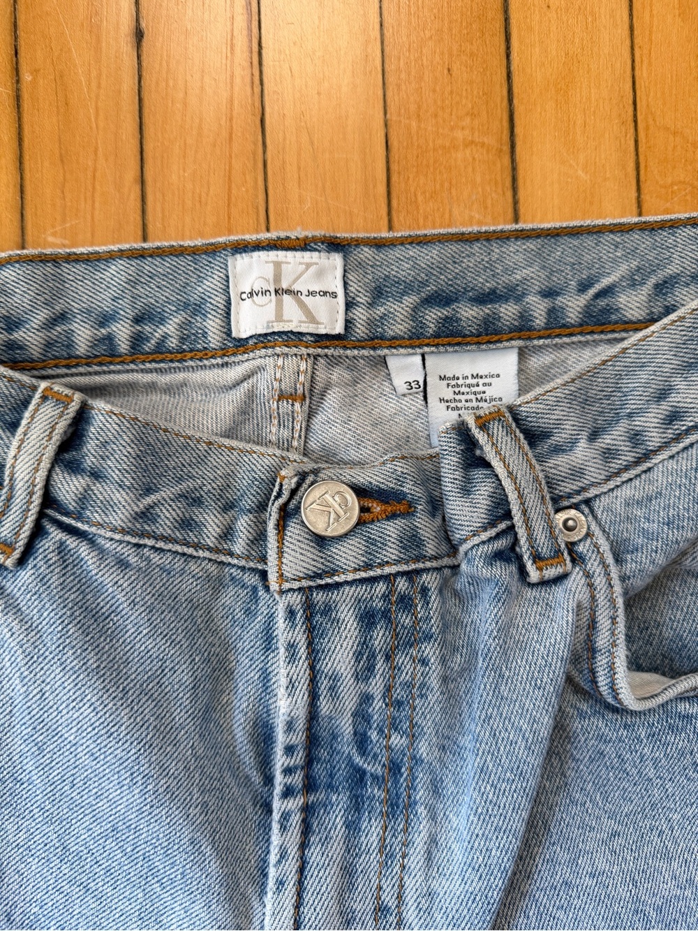 Vintage 90s Calvin Klein Light Wash Jean Shorts Jorts Leather Patch Mens Sz. 33 - Picture 4 of 9